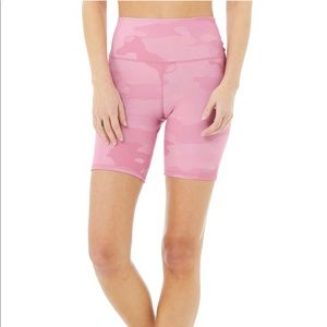 Alo Yoga high waist vapor short brand new never been worn with original tags on